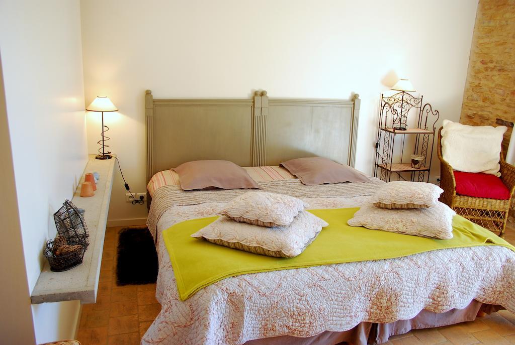 Maison d'hôtes Clos De Pomeir à Pommiers  Chambre photo
