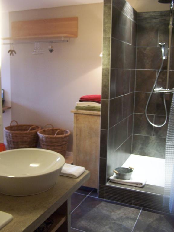 Maison d'hôtes Clos De Pomeir à Pommiers  Chambre photo