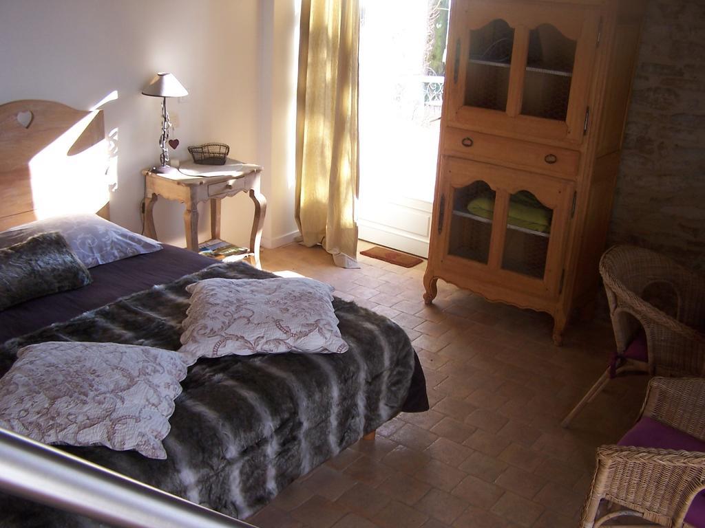Maison d'hôtes Clos De Pomeir à Pommiers  Extérieur photo